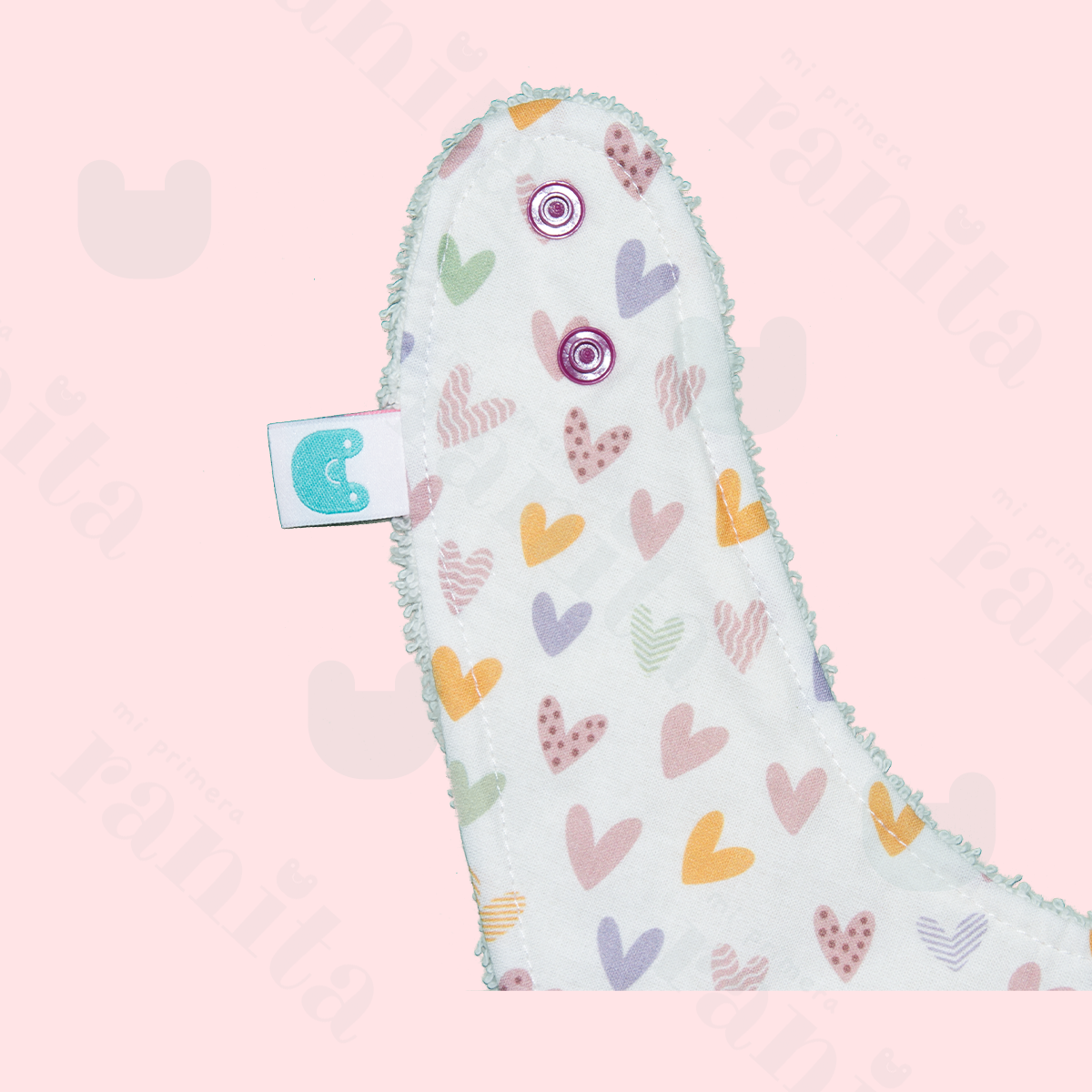 Babero Boomerang Corazoncitos